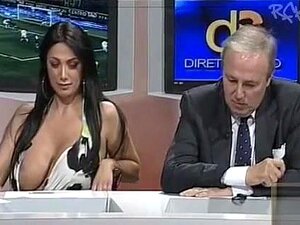 Sunburst reccomend italian lady shows titties